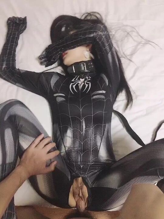 Caught a spider woman and fuck her 