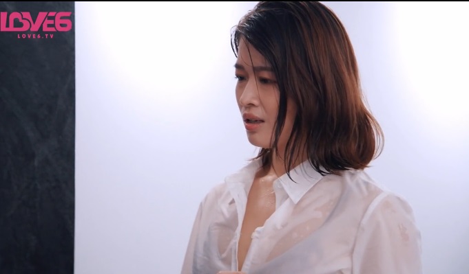KM007 Manager seduces her subordinate in rainy day 