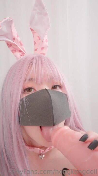 [HK hot girl] Pretty babe cosplay as a bunny girl and eats the cock 