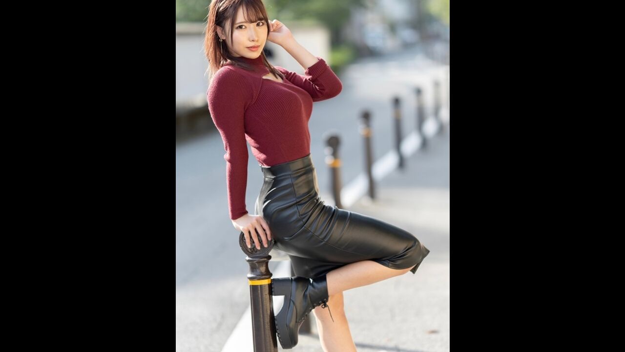 328HMDNV576 Pretty married woman with big hips rides on cock 