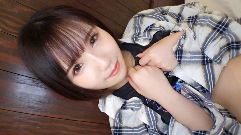 SIRO5031 Fashionable girl was cheating and getting orgasm by fingering and using vibrator 