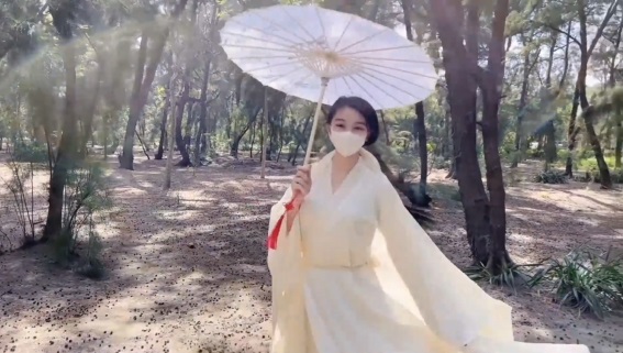 Hard fucking fair-skin girl in traditional costume 