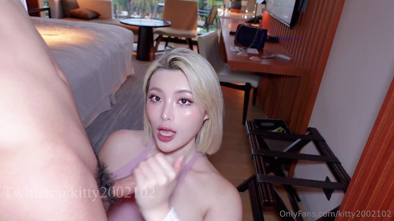 Busty and pretty girlfriend wanna fuck after entering hotel room 