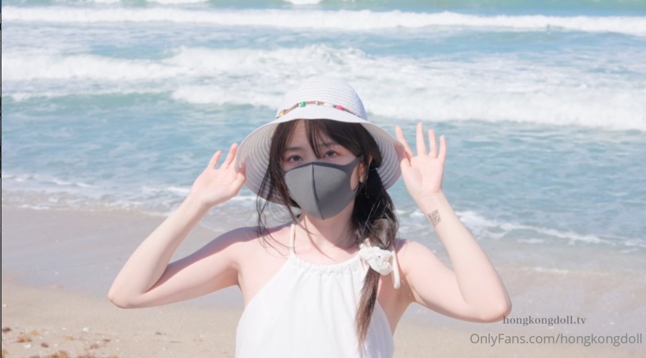 ⁣[HK hot girl] Cute girl has a walk on beach and has sex in hotel 