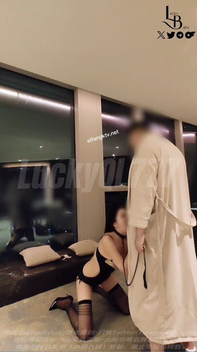 ⁣Husband and his friend threesome with hot wife in black stockings[2] 