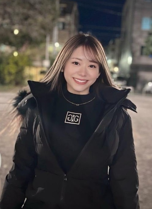 FC2PPV4331257 Fucking idol-liked pretty te*** girl is cute and innocent who has a seductive perfect body 