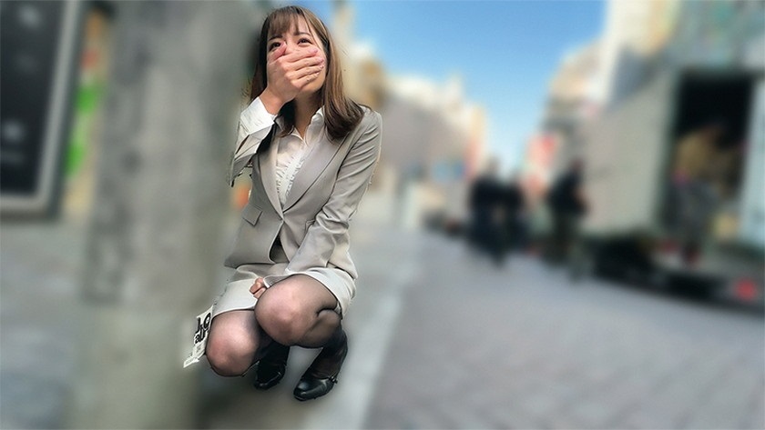 230ORECO661 Cool and beautiful ol first experience remote vibrator and gets orgasm on the street 