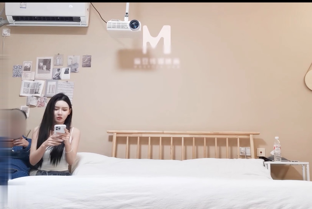 Hookup a model-like beauty who has fair-skin, long legs and slender body 