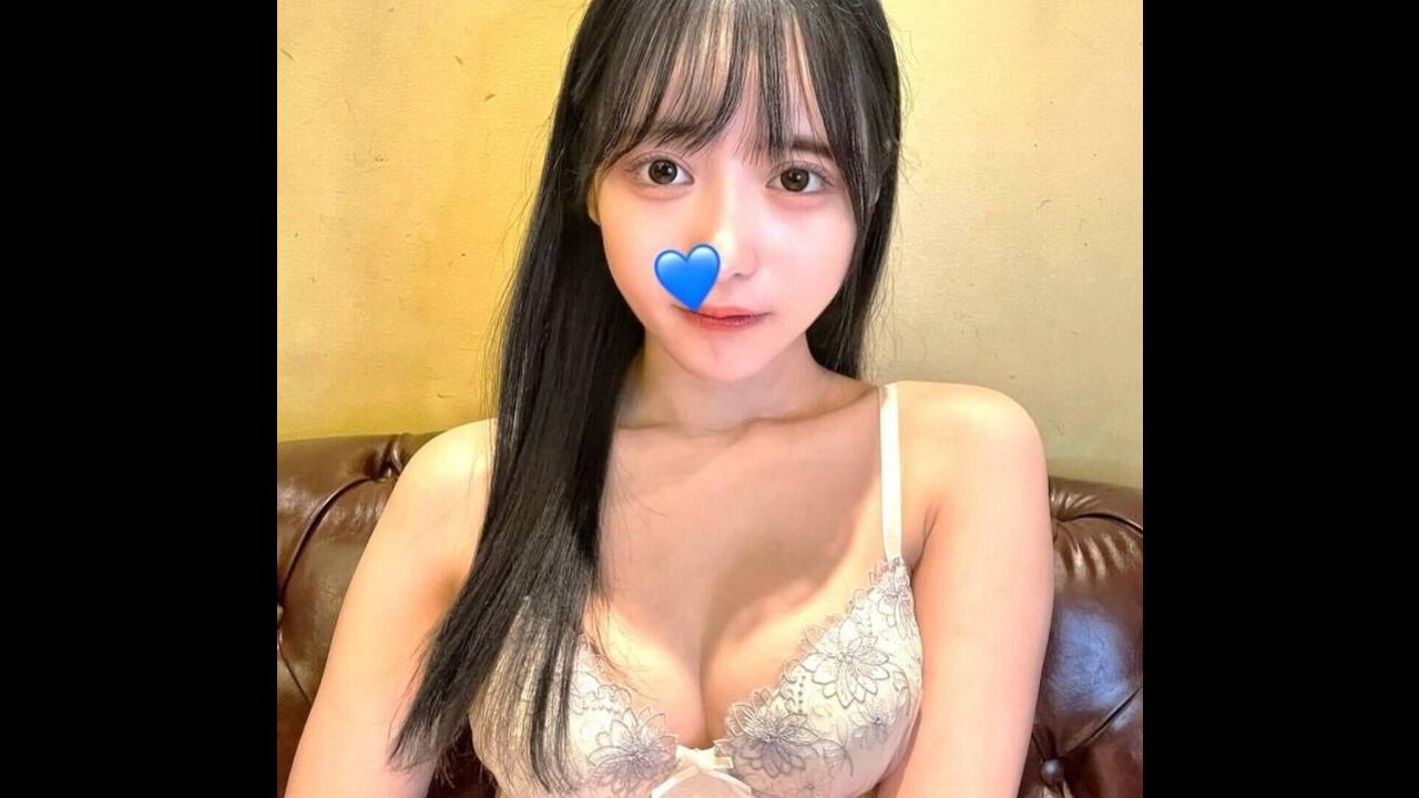 FC2PPV4511145 Facial and makes 18 years old pretty te*** girl squirting 