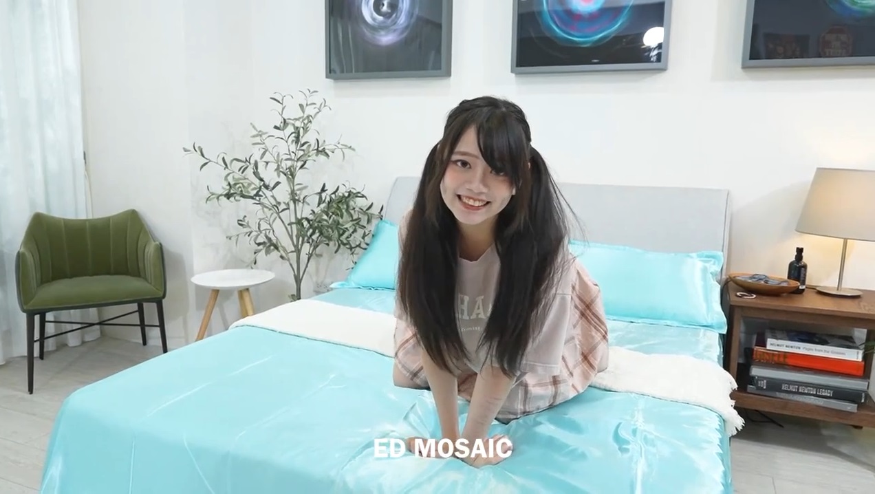 19 years old college stduent likes fucking hard, and she cant stop moaning 