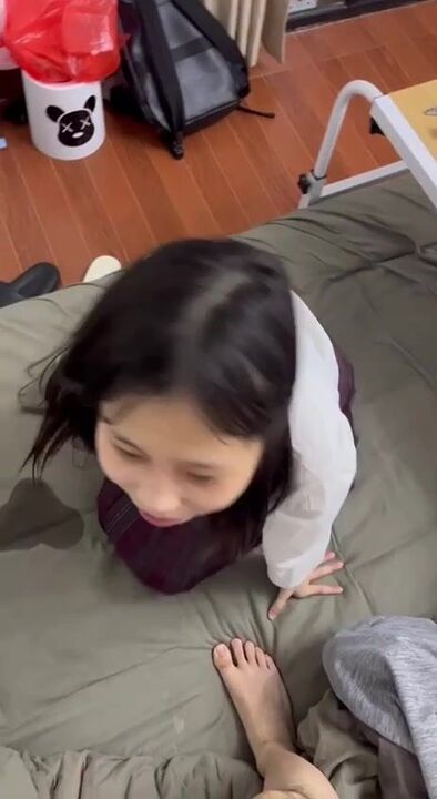 ⁣Obedient slut comes and eats my cock 