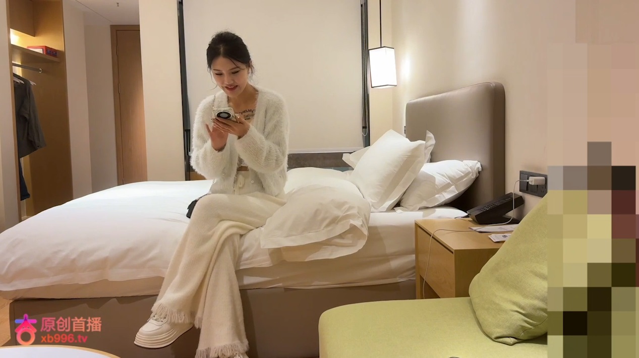 Hookup a lively beauty and fucking her hard to orgasm 