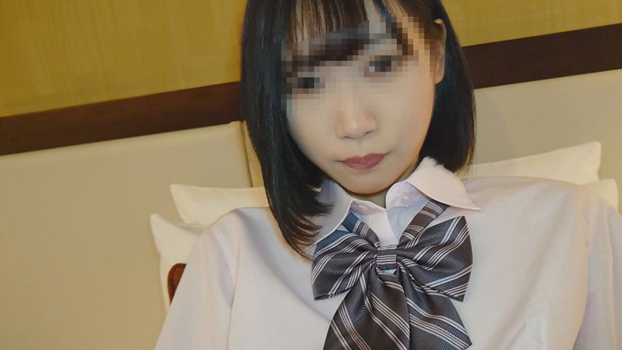 FC2PPV4594366 Slender school girl gave me a oral sex on car and having creampie in hotel 