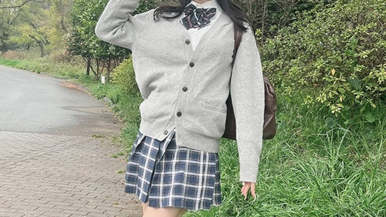 FC2PPV4669180 Fucking a fair-skin school girl Emi-chan, a hi*** big breasted, slender beauty, lets me creampie her 