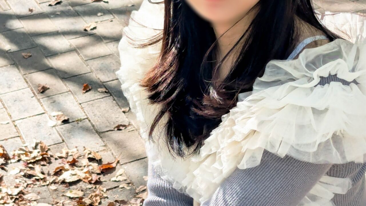 FC2PPV4681481 22-year-old E-cup girl with a bright smile first dating experience 