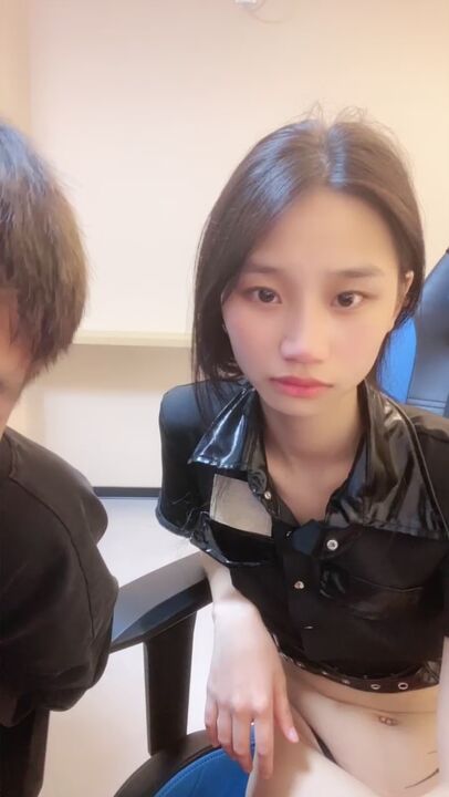⁣Innocent school babe got fucked by her boyfriend and cant stop moaning 