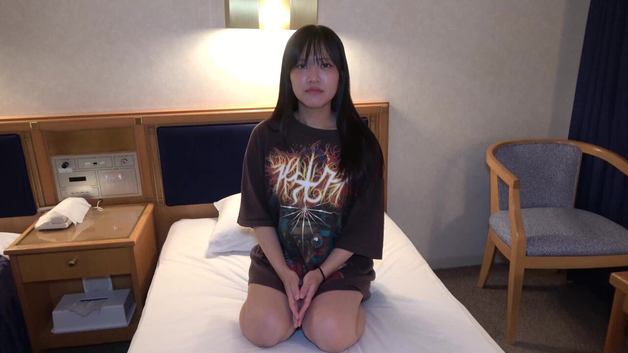 FC2PPV4744719 A young married woman living in the countryside has smooth skin and hairly pussy got creampie 