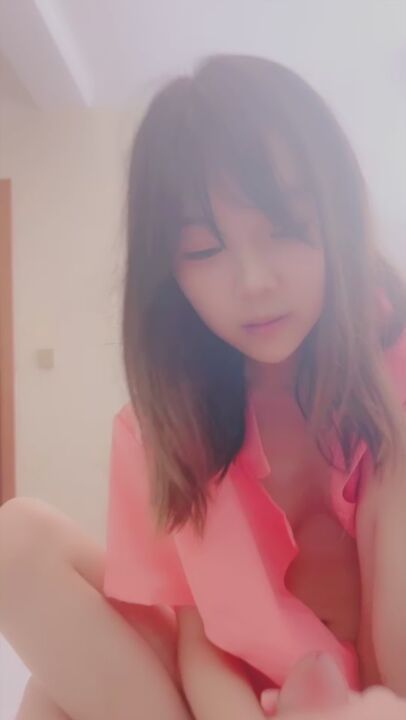 Fair-skin te*** girl was fucked hard by several man and they moaned loudly 