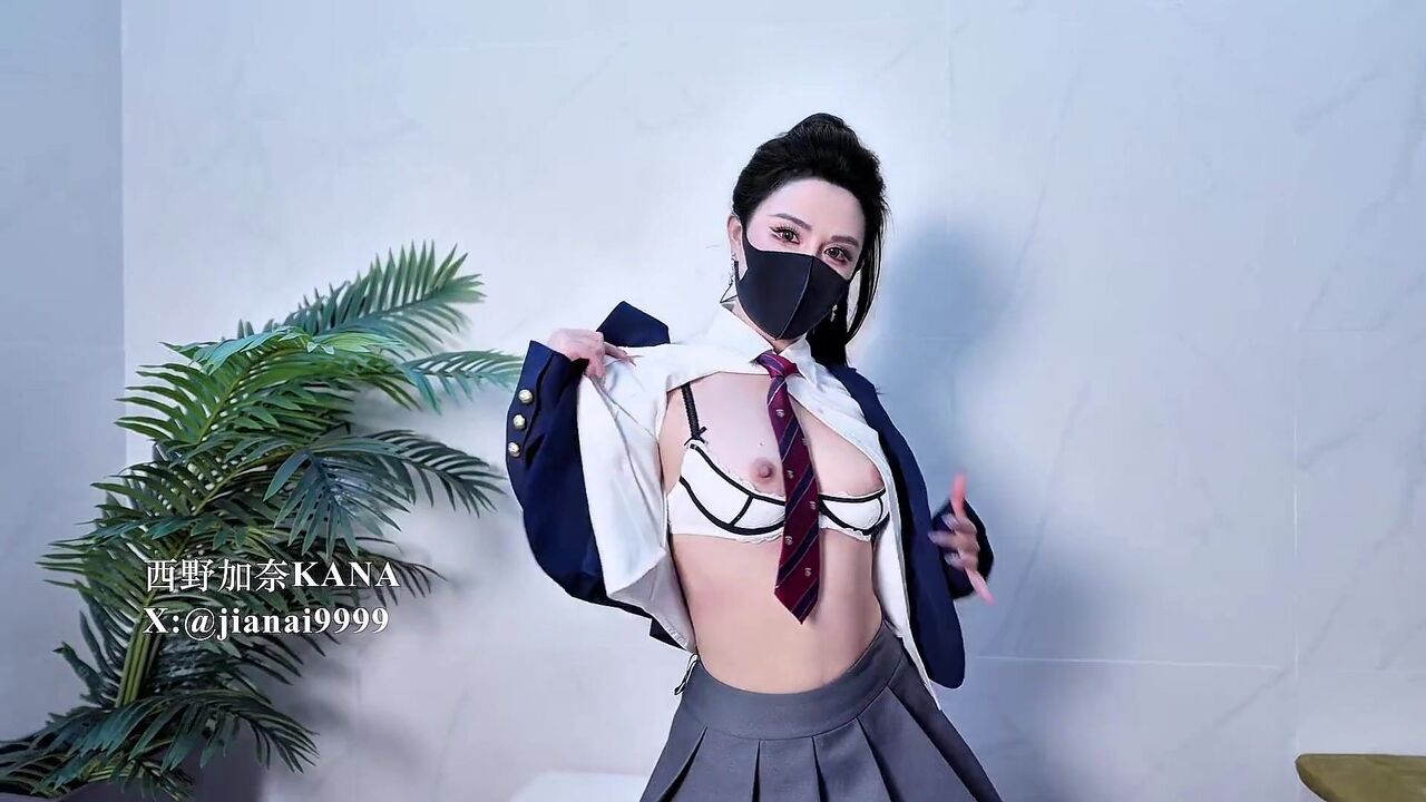 ⁣Passionate sex with lewd student and her teacher after class tutoring 