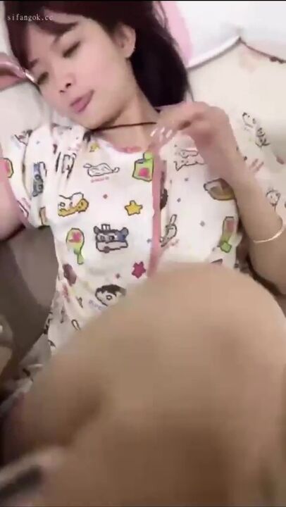 ⁣Fucking hard with a sexy beauty who has small waist and pretty face 