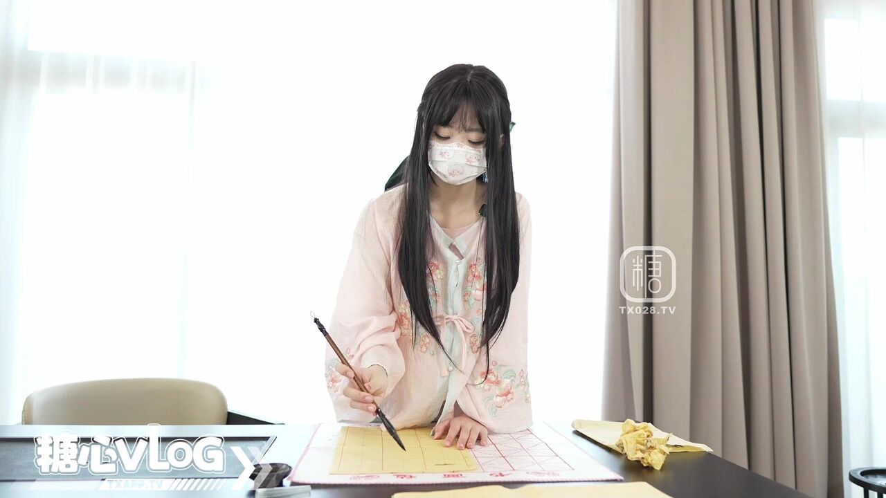 ⁣Special calligraphy instruction by private tutor 