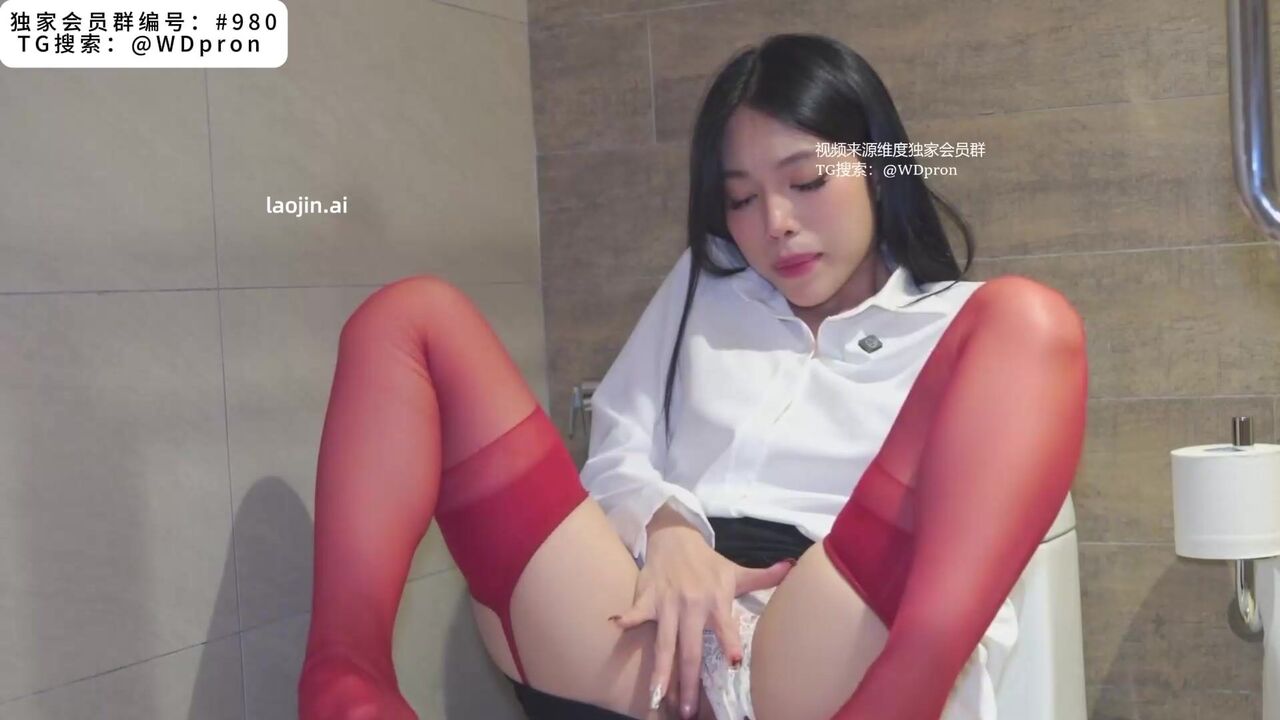 Sexy OL having sex with her boyfriend after return home 