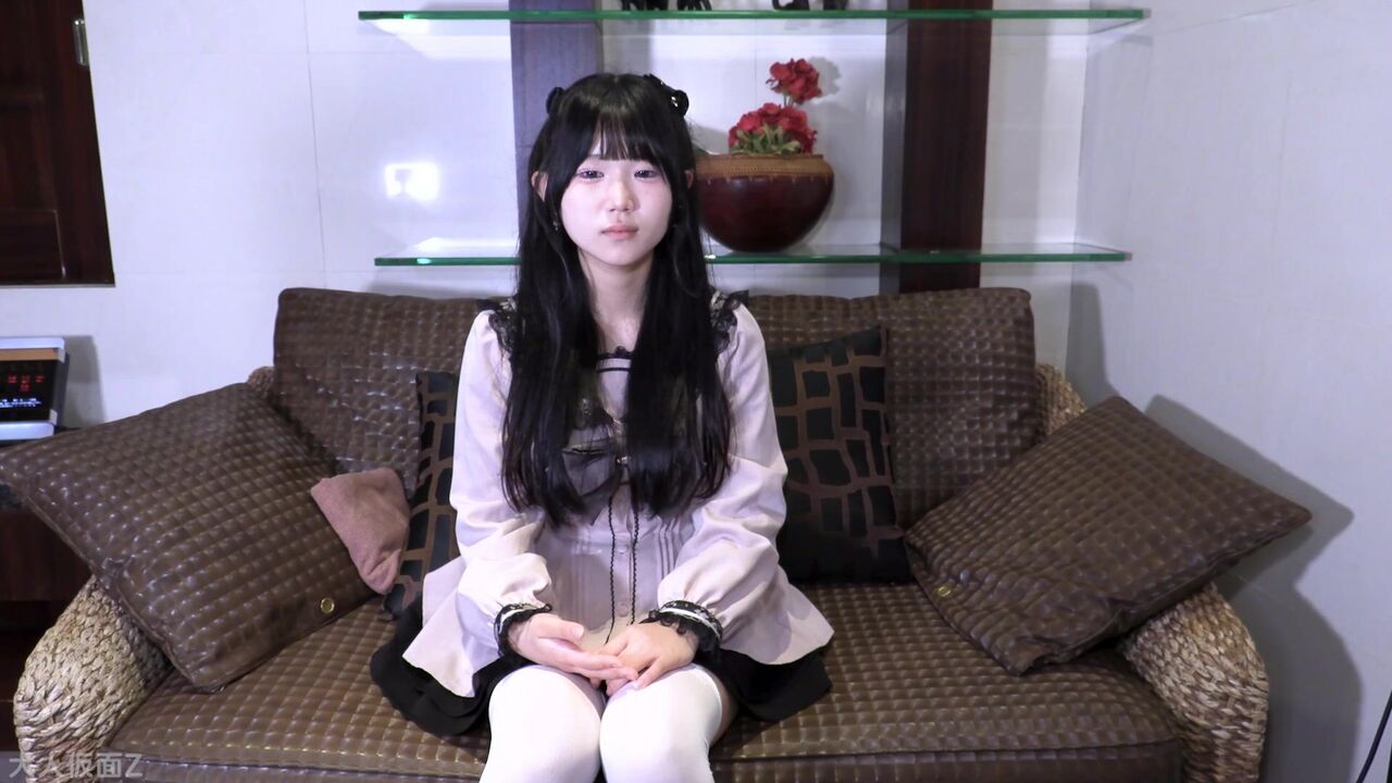 ⁣FC2PPV4890847 Fo*** a cute school girl to masturbate with a vibrator and inserted a vibrating egg into her anus. 