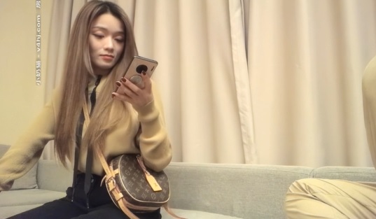 Fair skin girl sex for luxury bag 