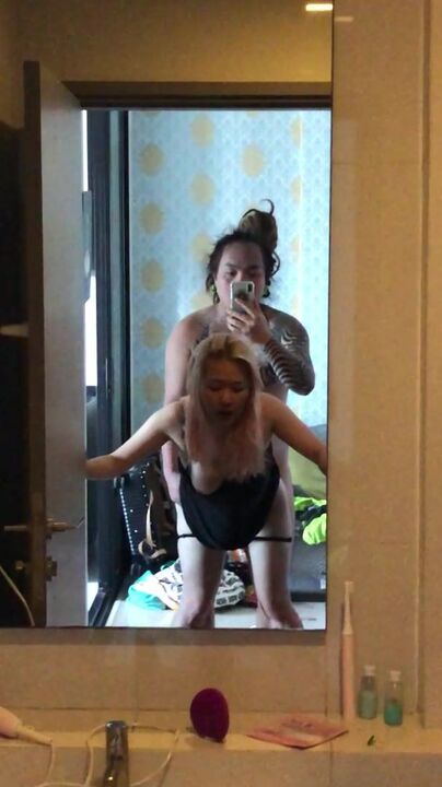 ⁣Doggy fucking busty girlfriend while facing the mirror 