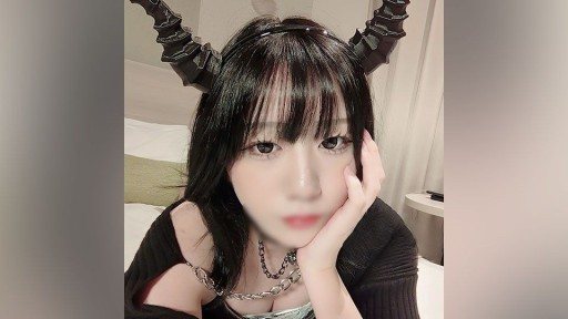 FC2PPV-4038576 Stab her stylish whitening body**! Participating in the Halloween event, the paripi women are intertwined violently and deeply and are made to fall into pleasure! 