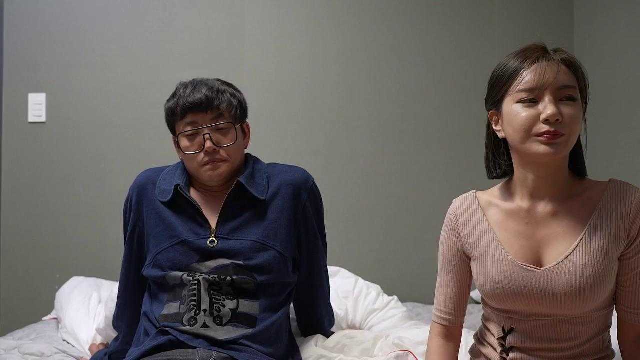 Real Affair Of An AV Actor (2021) 